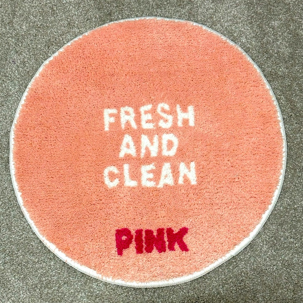VS PINK Bath 🛁 Mat